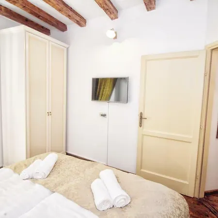 Apartment La Prua